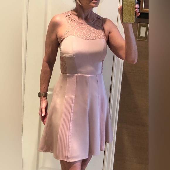 Stunning 100% Silk Dress in blush tone. - Picture 1 of 6